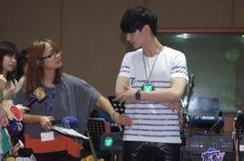 严爵爆料女记者视频大全,揭秘娱乐圈不为人知的真相